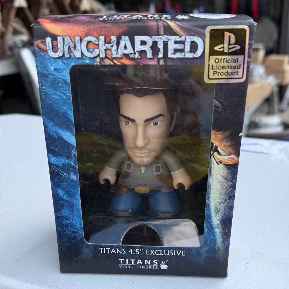 Titan Uncharted Vinyl Figure - Nathan Drake